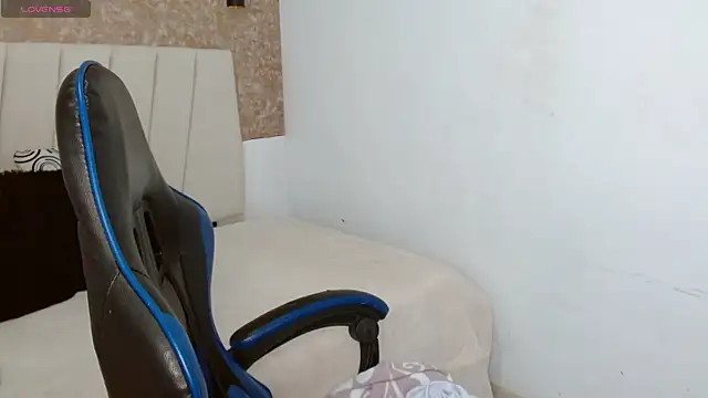 AliceSmity__ webcam