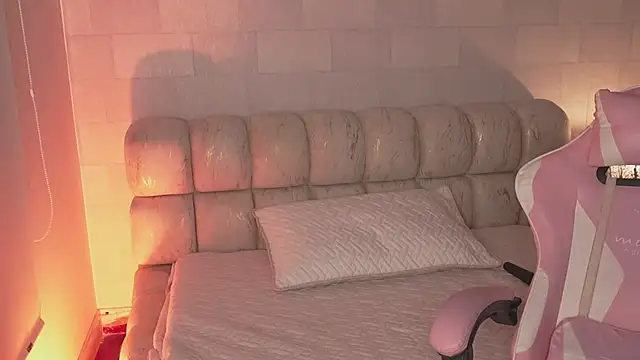 Alanna-Rosse webcam
