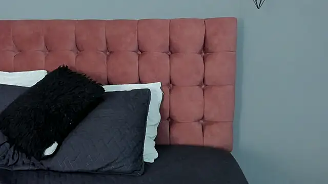 Lois_stone webcam