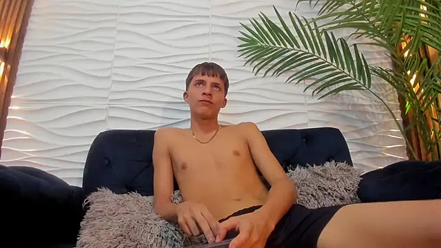 Pavo_tv live cam on StripChat