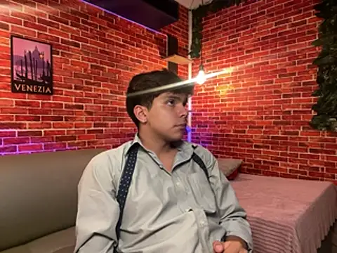 Thiago_Kozak live cam on StripChat