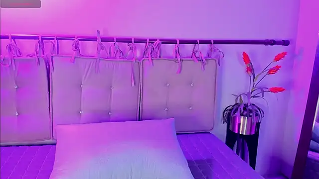 julianaaldanaa webcam