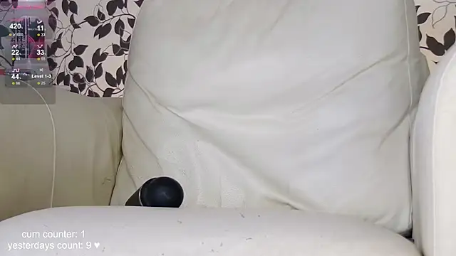 Laurainlove webcam