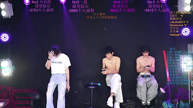 Zouzouboy-001's live cam