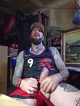 Beardedtattood webcam