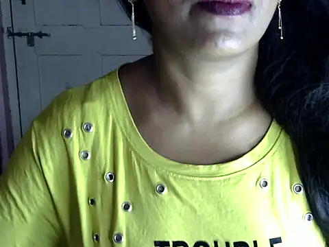 Zara_Sidd live cam on StripChat