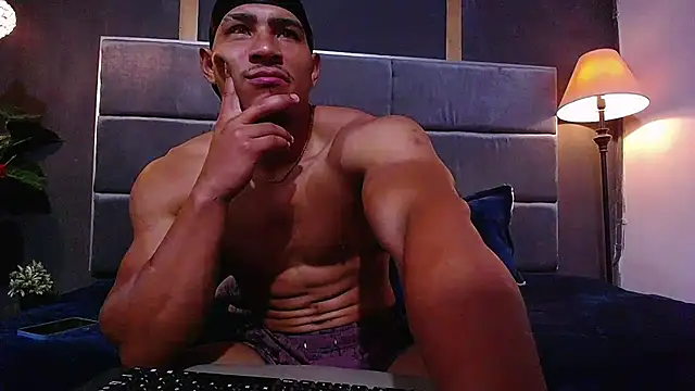 teddyfit19cm live cam on StripChat