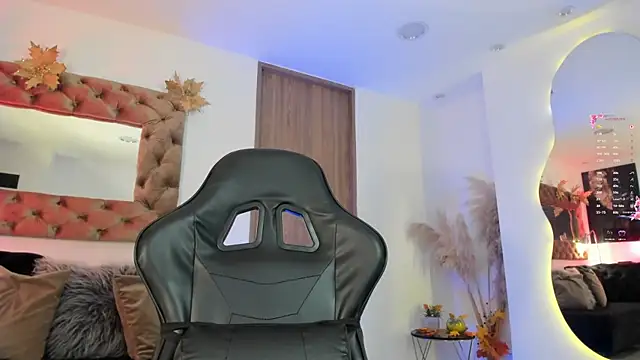 AmelyaMann webcam