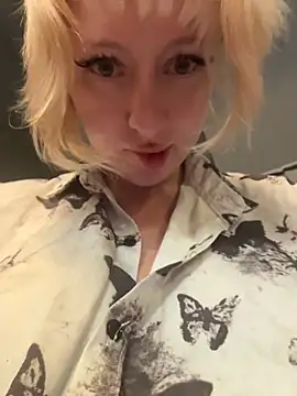 RonnieKiss webcam