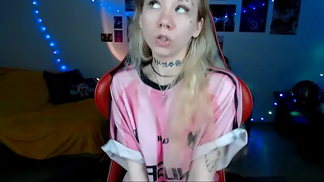 Nica_Kawaii webcam