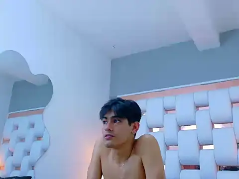 TaylerCruz live cam on StripChat