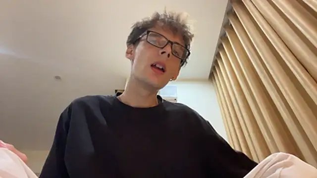 YourLucius webcam