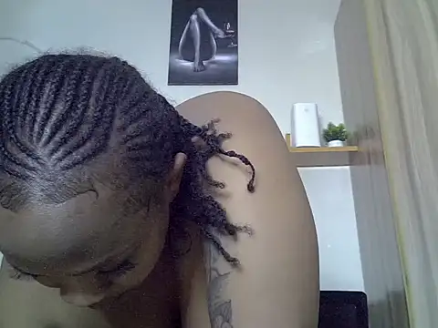 Curvy_Charm webcam
