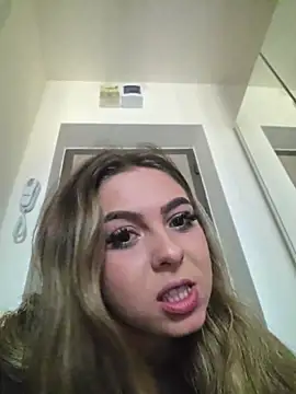 AylinRosee webcam