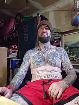 Beardedtattood webcam