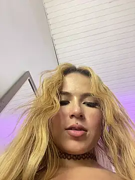 Sia_Foxx01 live cam on StripChat