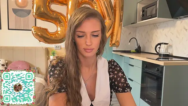 MonaBlisss webcam