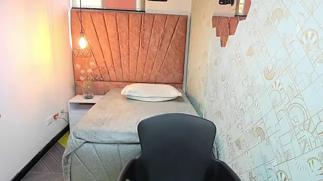 Zoe__Taylor__ webcam