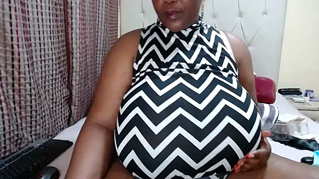 CHOCOLATEDARKBUSTYX webcam