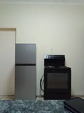 HugeTitisxx webcam
