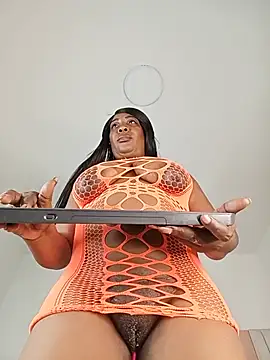 MadameEbony webcam