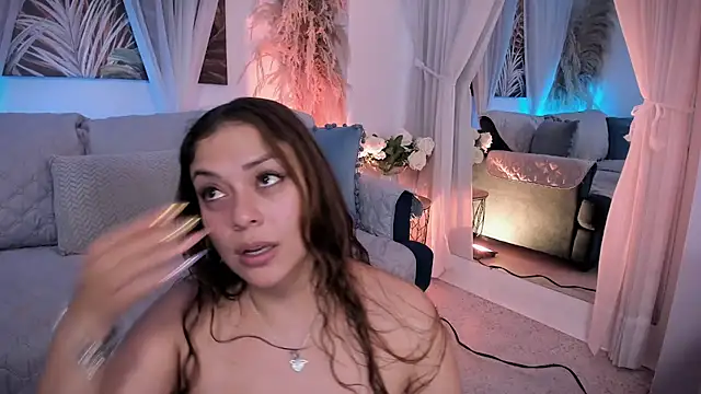 Nicolle_W webcam
