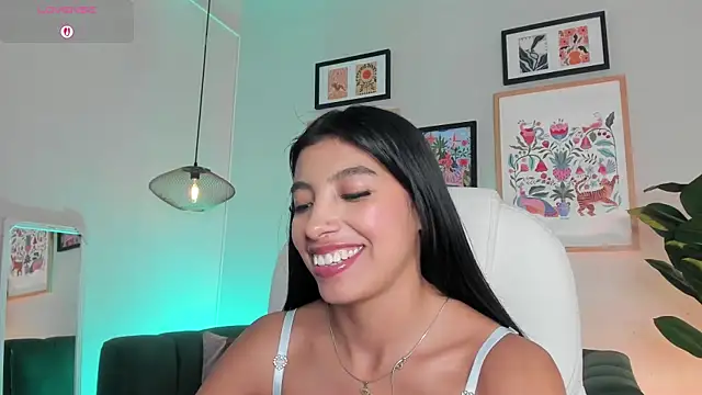 Tiffany_Low webcam