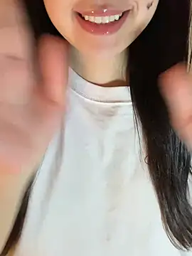 Uyennii02 live sex cam