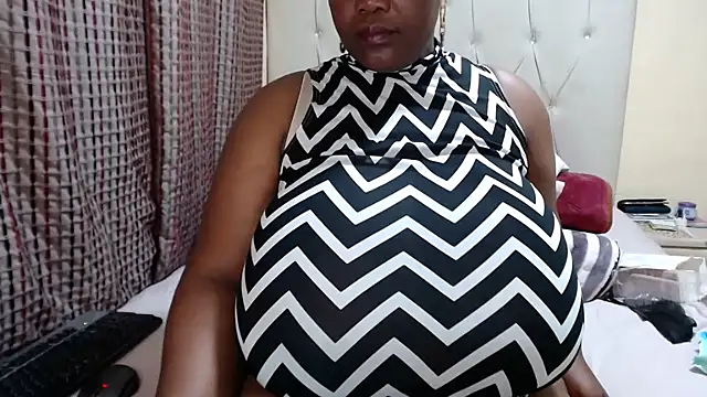 CHOCOLATEDARKBUSTYX live cam on StripChat