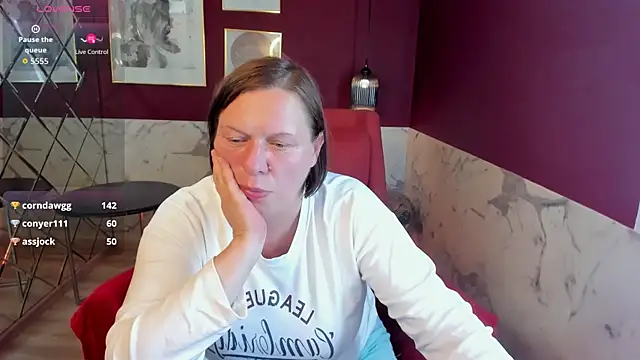KellyPerfection live cam on StripChat