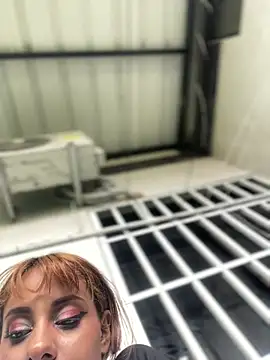 LeylaKnox webcam