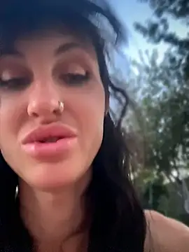 Kamila151 live cam
