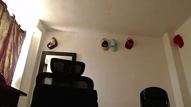 cloudsxxx live cam on StripChat