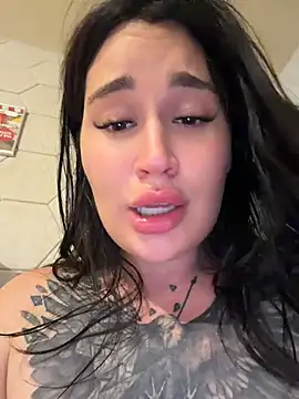 TattooGirlAlia live sex cam