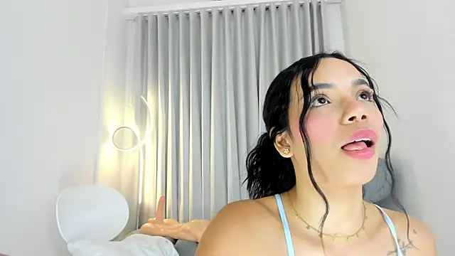 Krissi_latore webcam