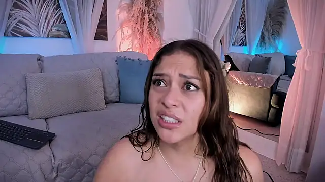 Nicolle_W webcam