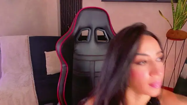 EmmyEvans1 live cam on StripChat