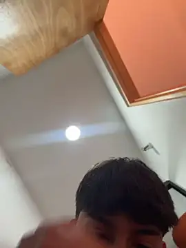 Lander_Cruz live cam on StripChat