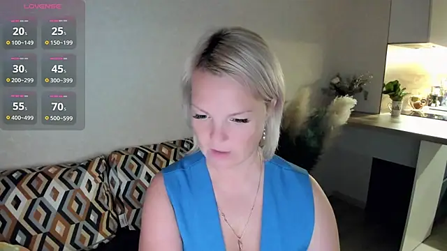 Juarnea_ live cam on StripChat