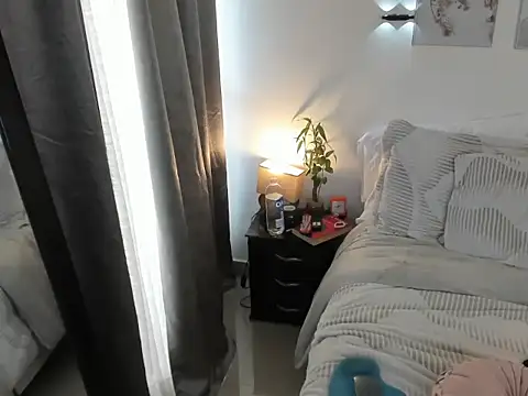 Danna_Diamond_ live cam on StripChat