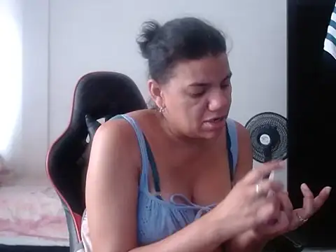 Adriana_0312 webcam