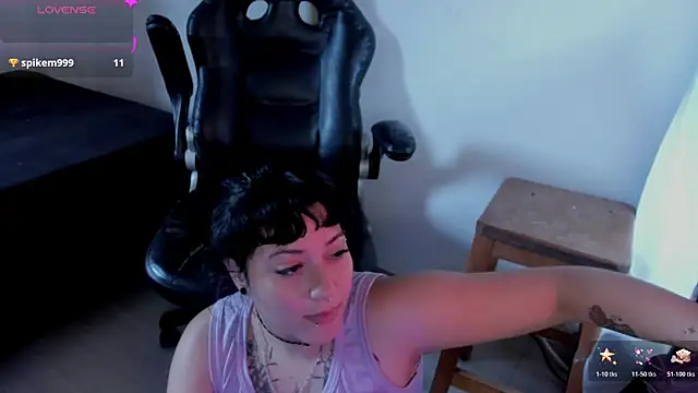 Kora_Red69 webcam