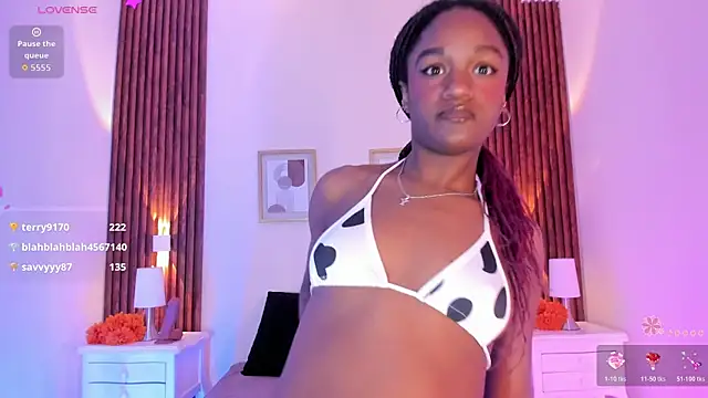 Chloebrunnie webcam
