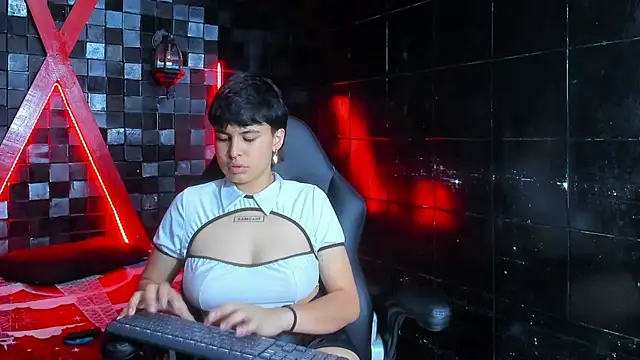 VioletFaith webcam