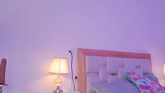mia_hank