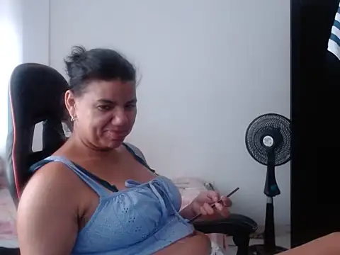 Adriana_0312 webcam
