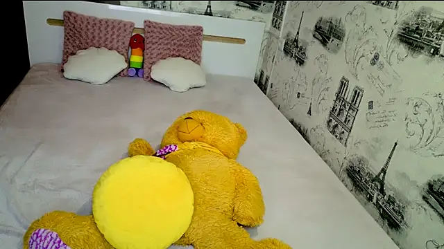 lovely-eyes webcam