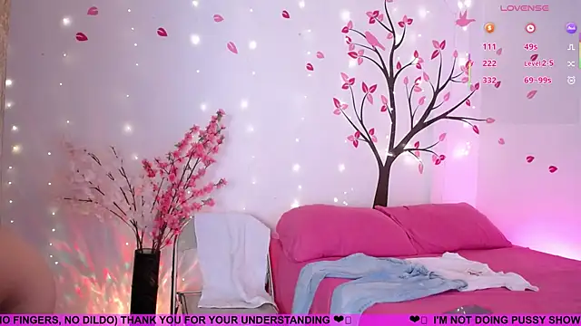 Karolina_1 live cam on StripChat