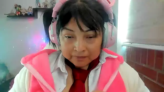Shaddycute_ live cam on StripChat