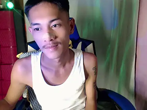 riks_tyler (Ask my age) - tip me as your birthday gift  cum